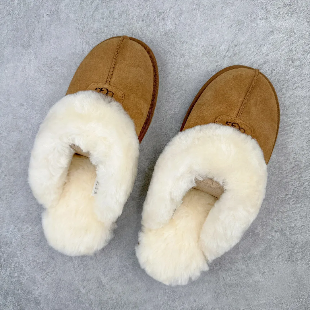 Pick up locally💰520 UGG slippers 2550 Star thick-soled autumn and winter sheep fur snow boots. All shoes are made from ZP. Longfeng A-grade Australian imported sheep fur. Brand OEM production line. Fully follow the ZP process. OEM original pattern maker. Adhere to no original shoes and no development selection. Pay attention to every detail. The most authentic version on the market. TREADLITE "Light Wing" technology outsole. Lightweight/durable/flexible/pile size: 35 36 37 38 39 40 Coding: by2936060